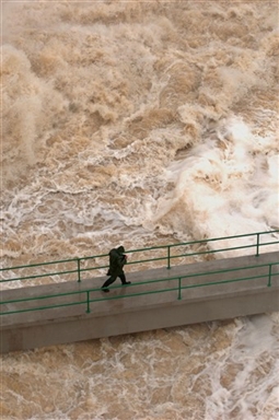 Наводнение в Европе. Фото:  АФП 2006, MICHAL CIZEK.