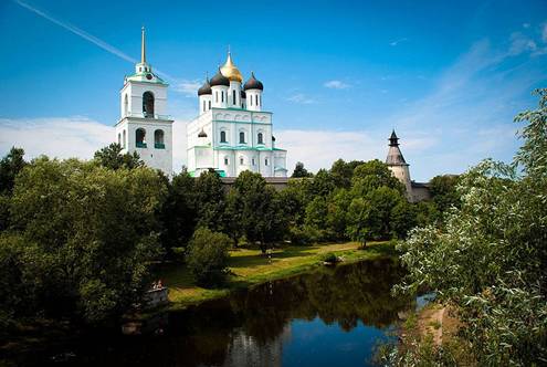 File:Pskov Kremlin.jpg
