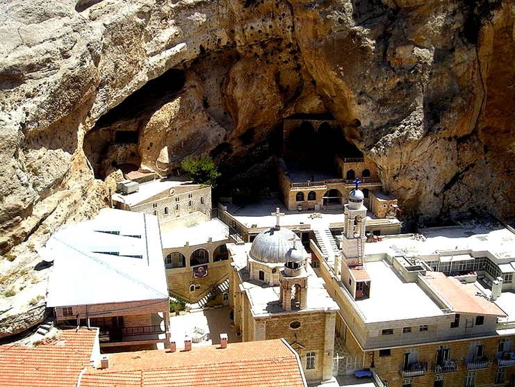 File:Maaloula-St-Thecla from top of rock.jpg